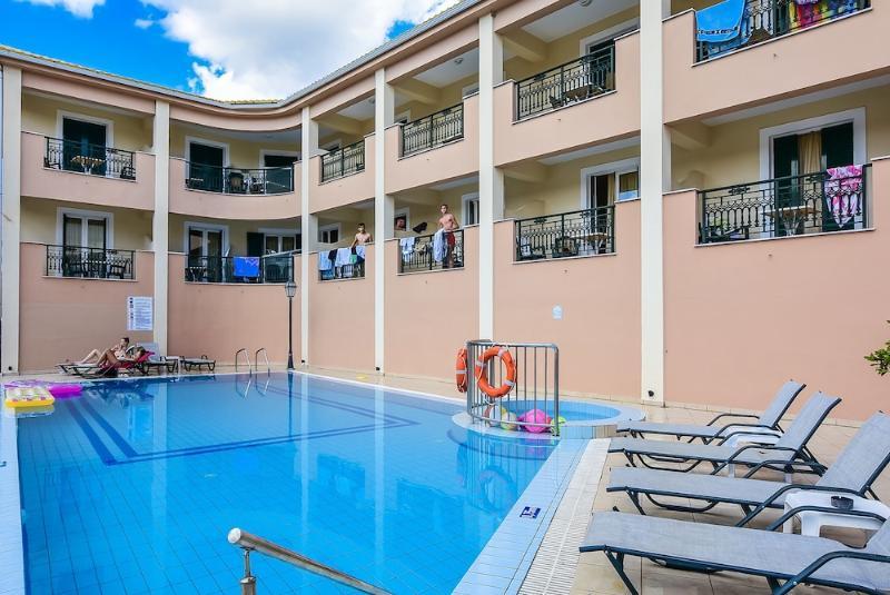 Timos Hotel Laganas Ngoại thất bức ảnh
